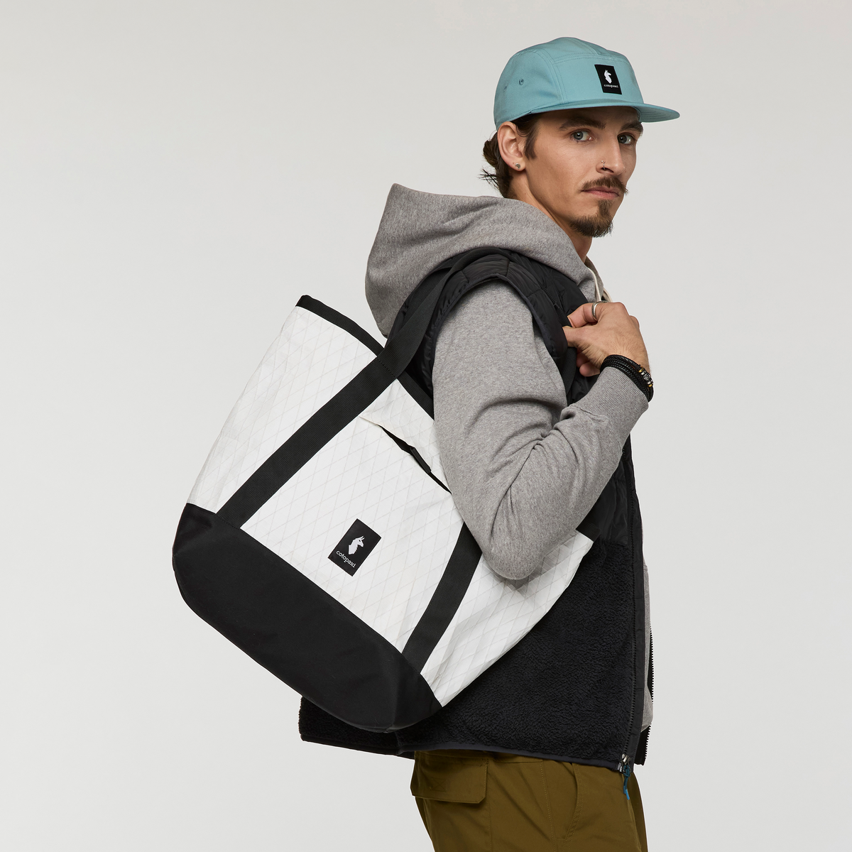 Contiguo 22L Tote - Image 29